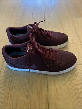 Nike Women’s Maroon Low-Top Sneaker